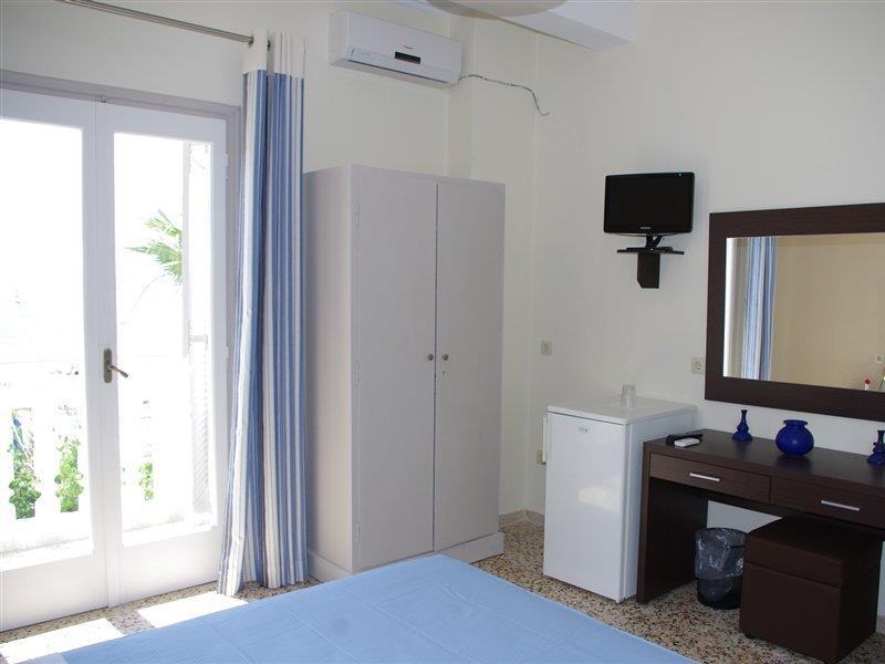 Kamari Blue Boutique Hotel Exterior photo